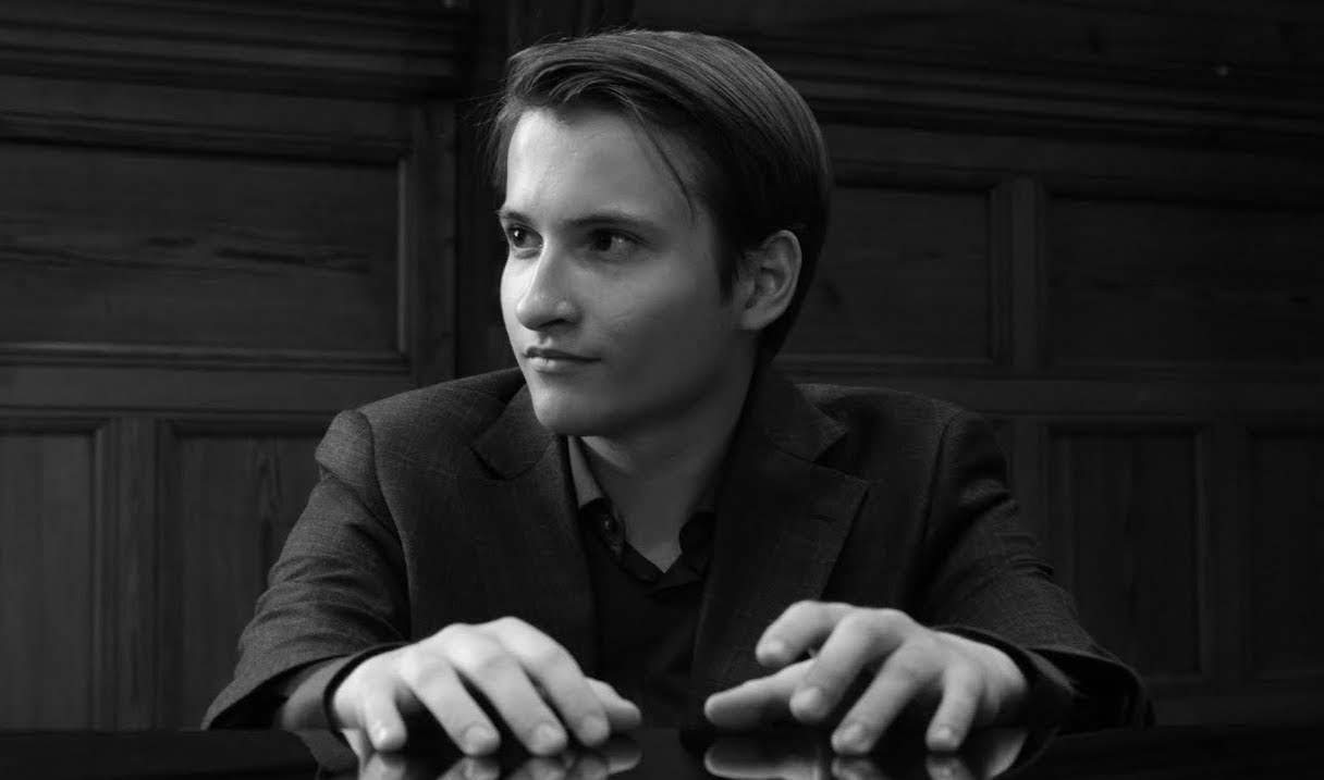 Misha Kaploukhii (Piano)