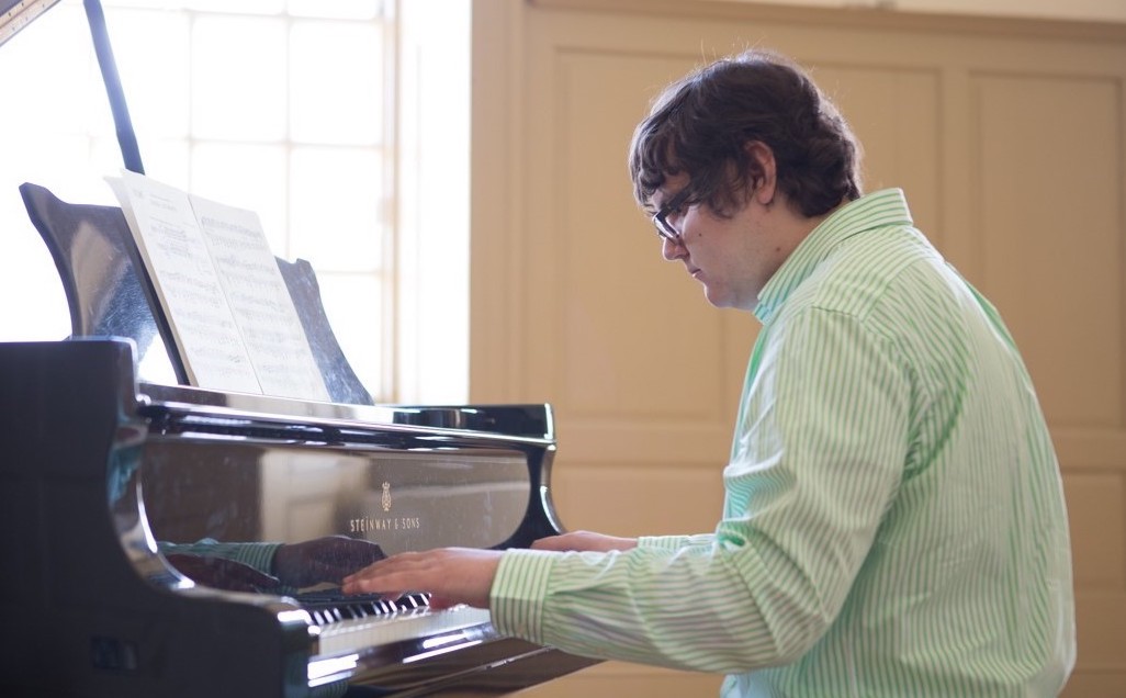 Slava Antipov (Piano)